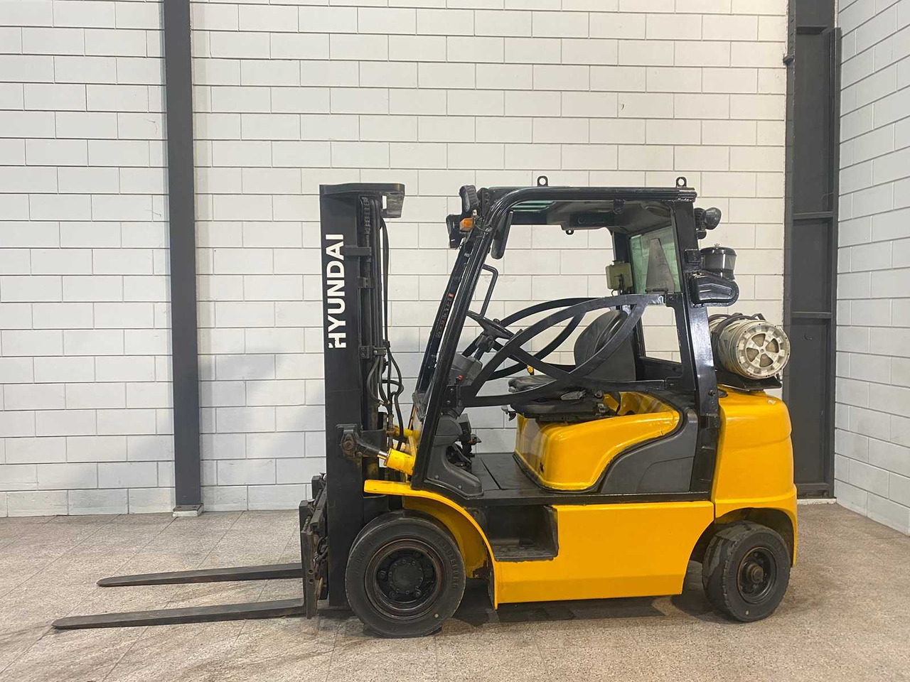 HYUNDAI - 2012 - 25L-7A - FORKLIFT TRUCK - Вилочный погрузчик: фото 1 HYUNDAI - 2012 - 25L-7A - FORKLIFT TRUCK - Вилочный погрузчик: фото 1