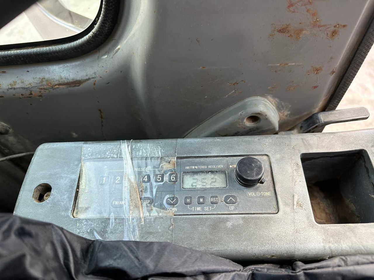 Гусеничный экскаватор Hitachi ZX70LC: фото 37