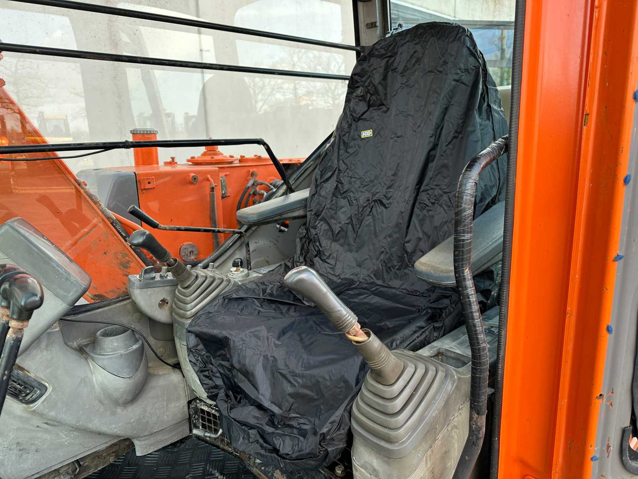 Гусеничный экскаватор Hitachi ZX70LC: фото 30