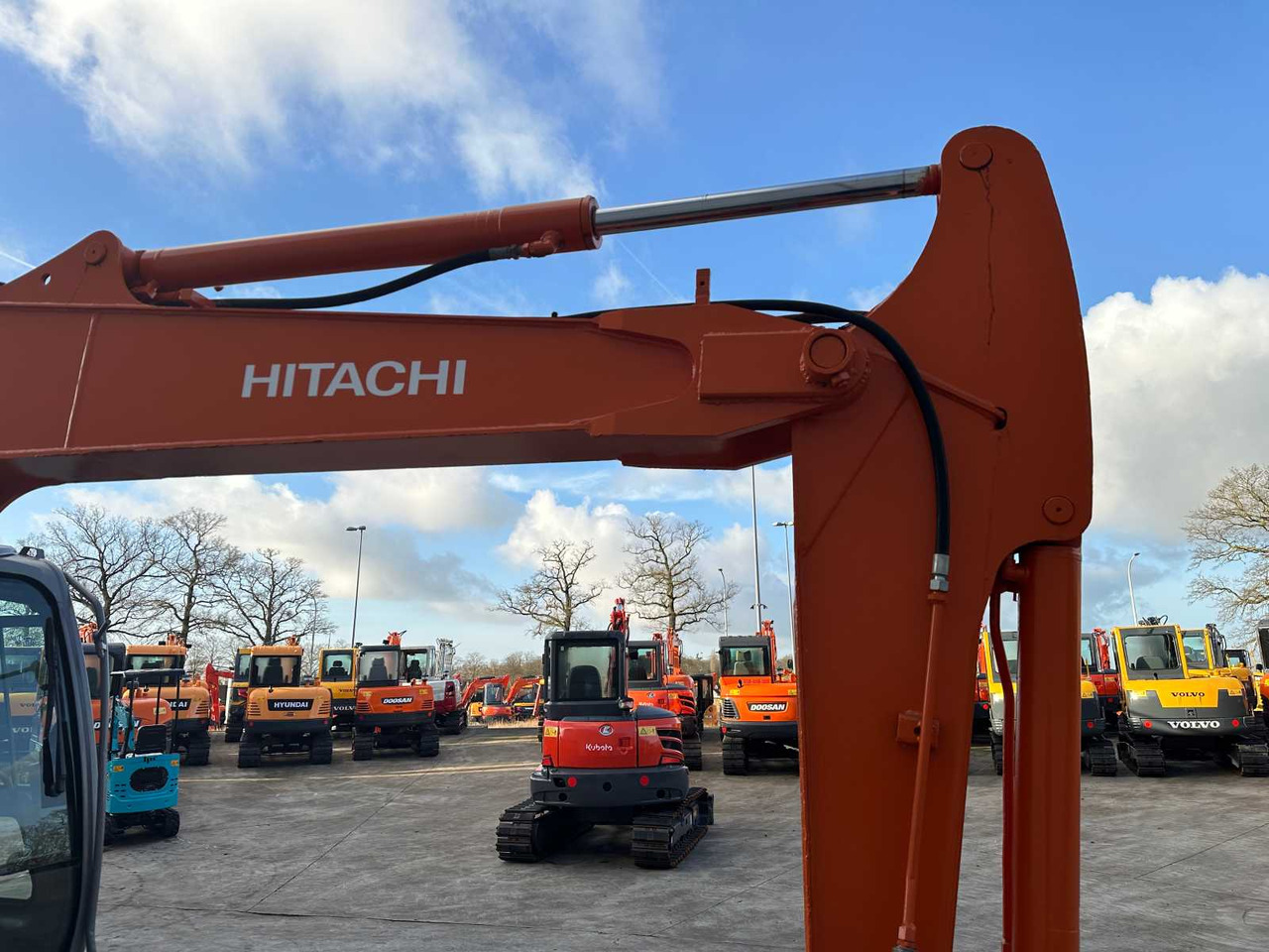 Гусеничный экскаватор Hitachi ZX70LC: фото 12