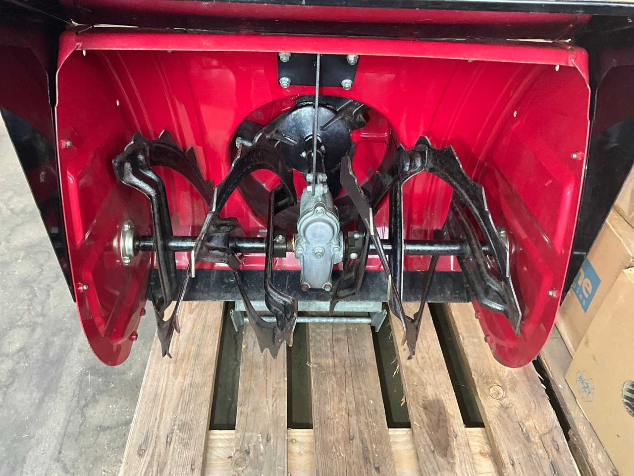 Honda HS760 - Отвал для снега: фото 4 Honda HS760 - Отвал для снега: фото 4