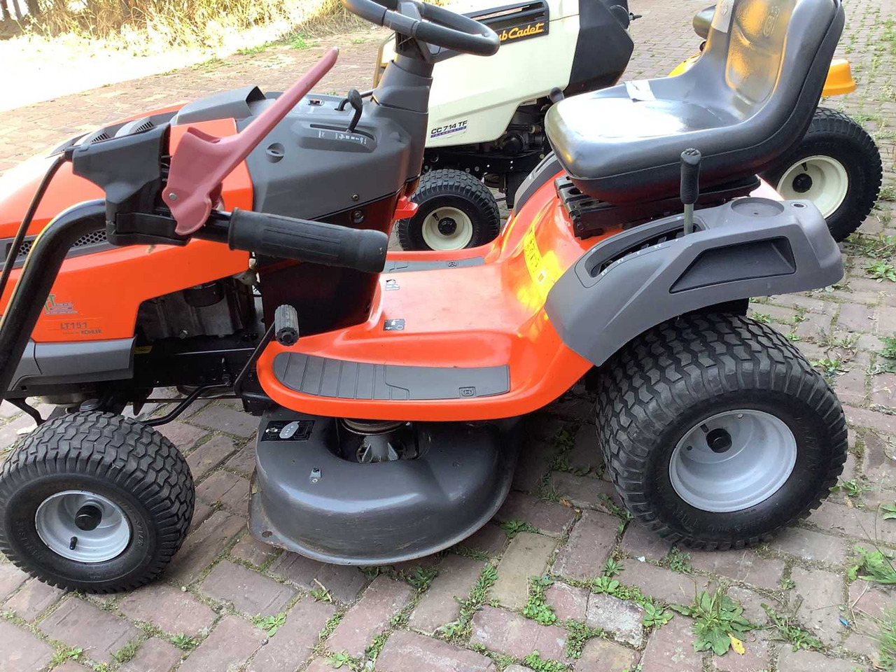 Husqvarna LT5 - Газонокосилка: фото 3 Husqvarna LT5 - Газонокосилка: фото 3