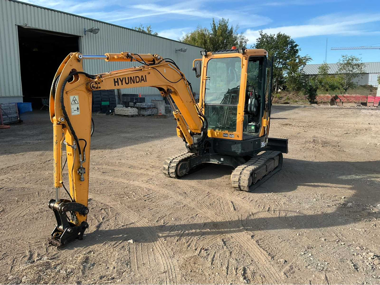 Hyundai 35Z-9 - Мини-экскаватор: фото 1 Hyundai 35Z-9 - Мини-экскаватор: фото 1