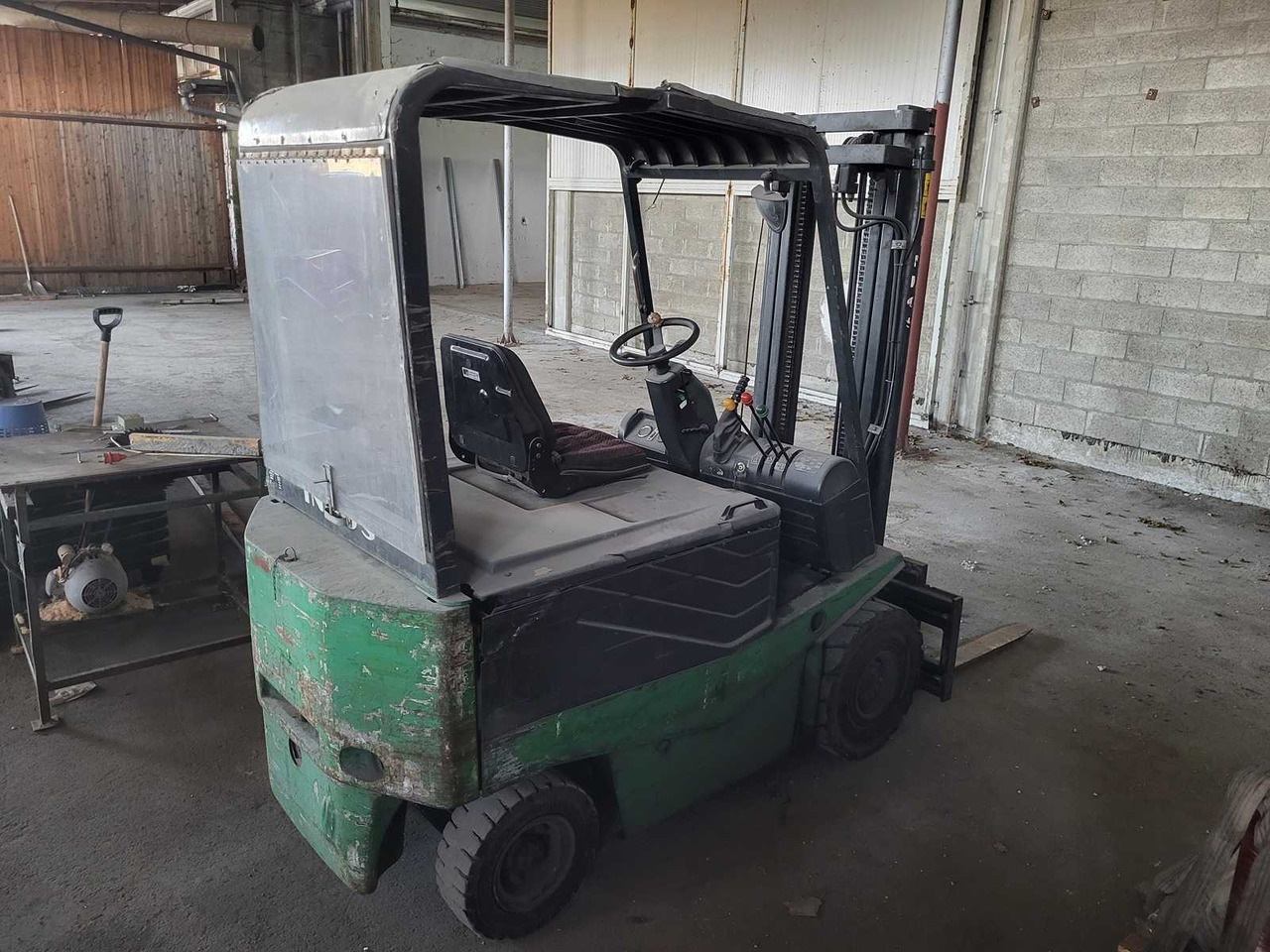 INDOS - E25 SX3.3P - FORKLIFT TRUCKS - 1999 - Вилочный погрузчик: фото 3 INDOS - E25 SX3.3P - FORKLIFT TRUCKS - 1999 - Вилочный погрузчик: фото 3