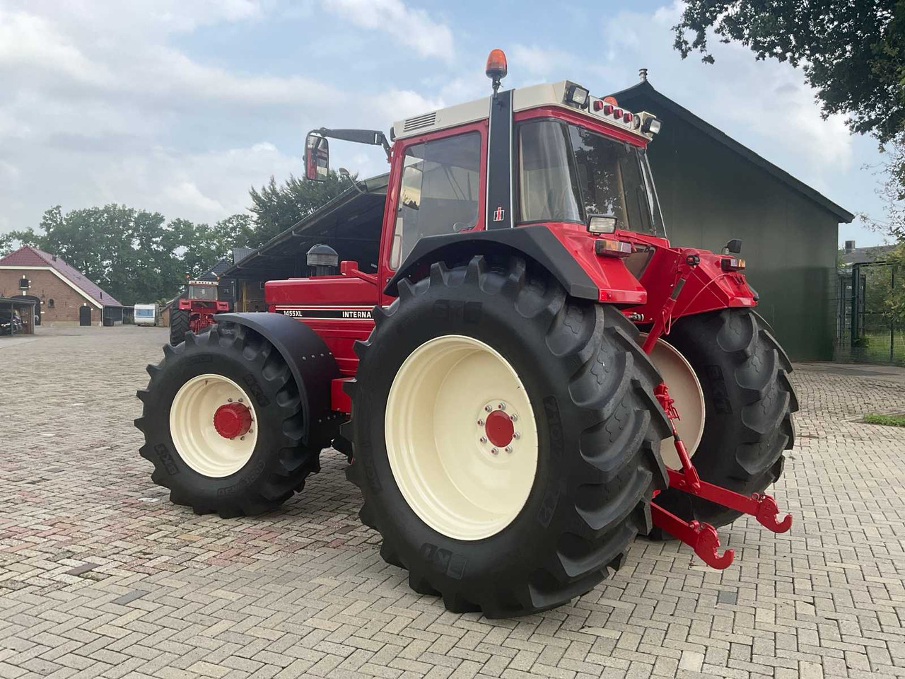 Трактор International 1455 XL: фото 7