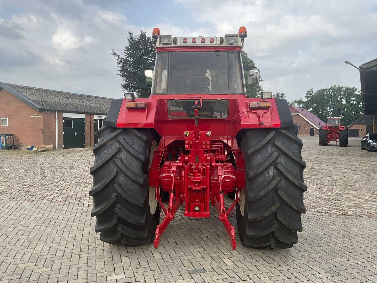Трактор International 1455 XL: фото 6