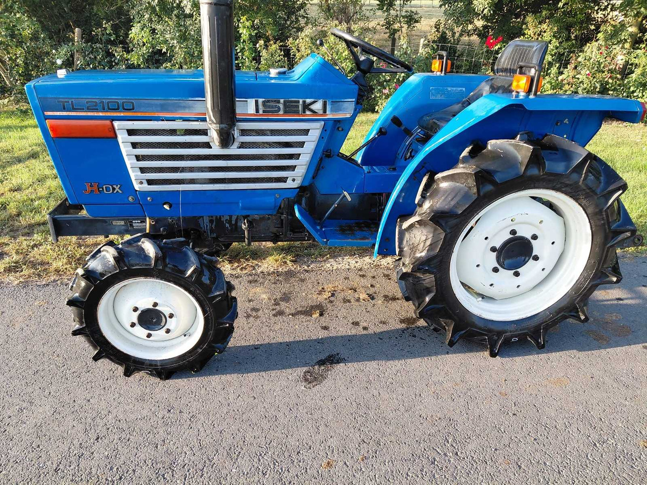 Iseki TL2100 - Минитрактор: фото 1 Iseki TL2100 - Минитрактор: фото 1
