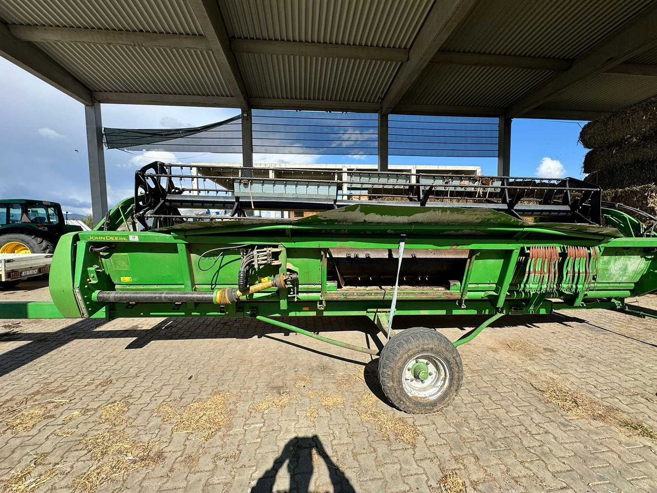 JOHN DEERE 622 - Зерноуборочный комбайн: фото 1 JOHN DEERE 622 - Зерноуборочный комбайн: фото 1