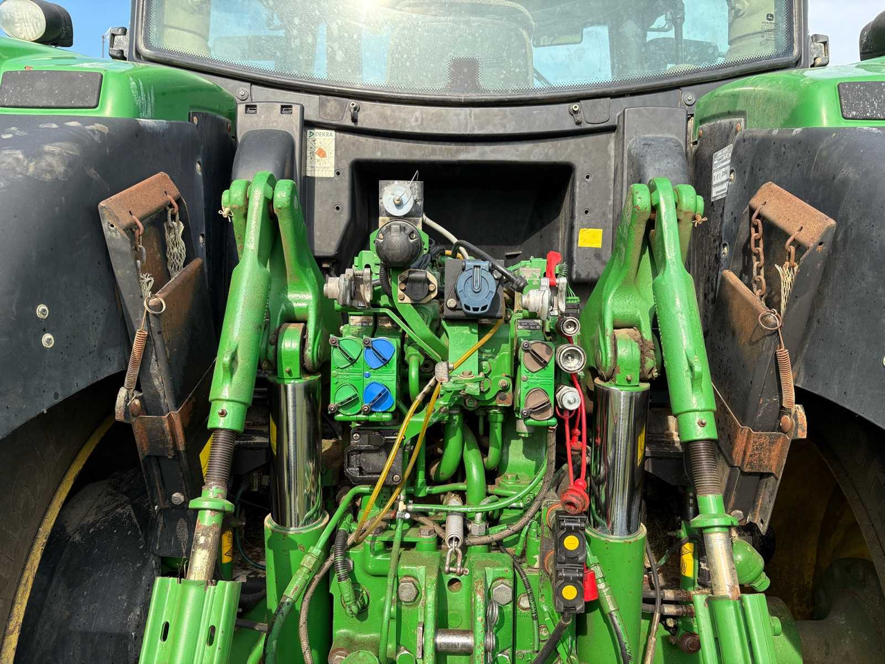 Трактор John Deere 6210R: фото 13