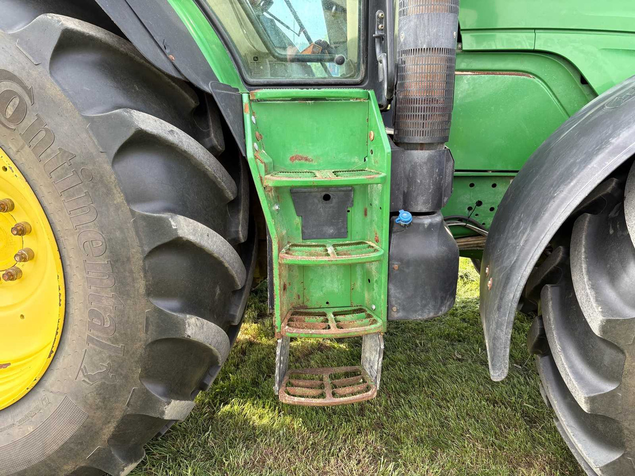 Трактор John Deere 6210R: фото 18