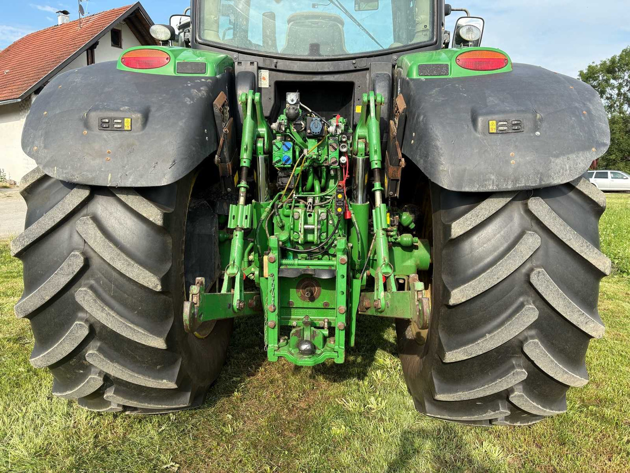 Трактор John Deere 6210R: фото 10