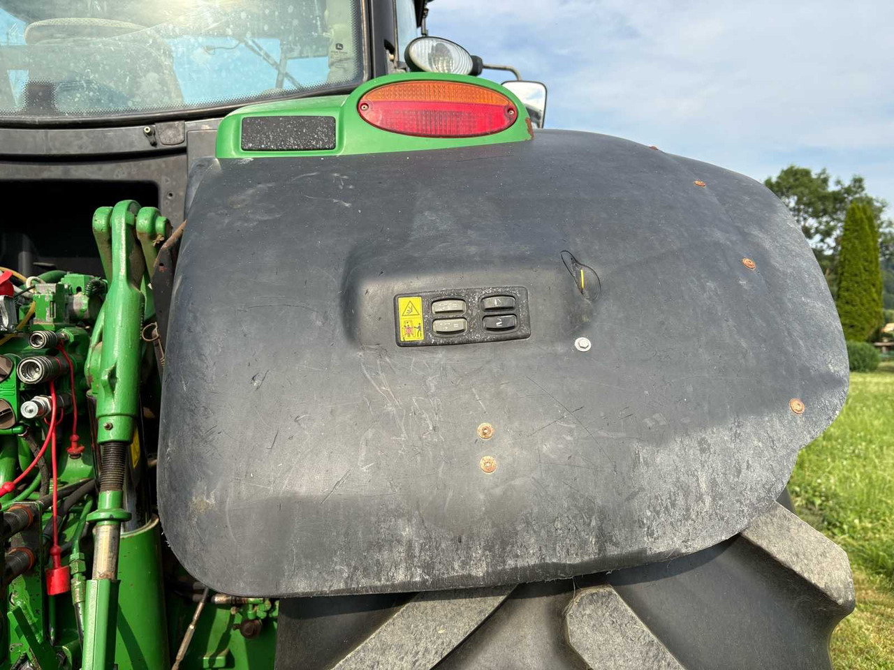 Трактор John Deere 6210R: фото 16