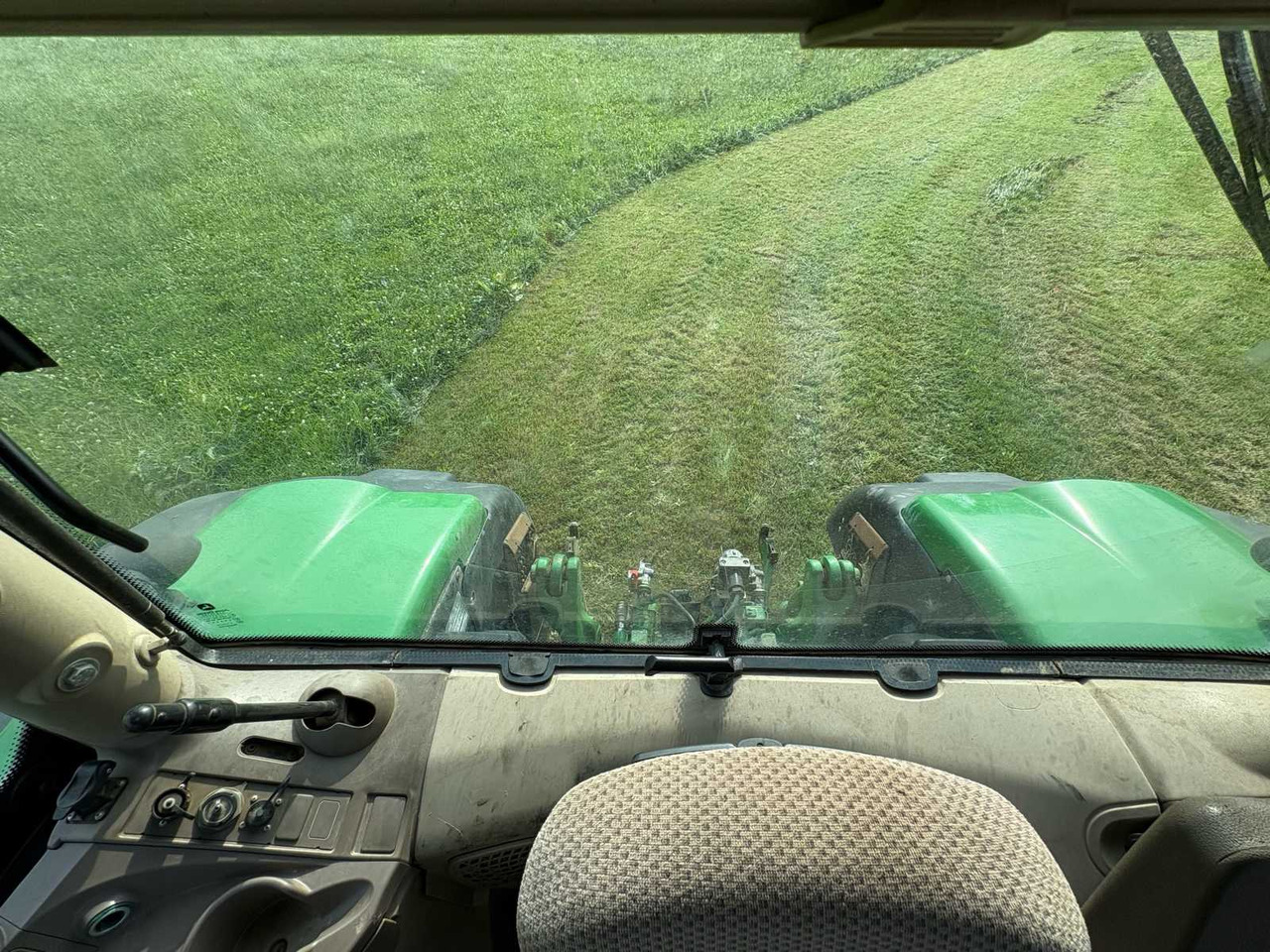 Трактор John Deere 6210R: фото 44