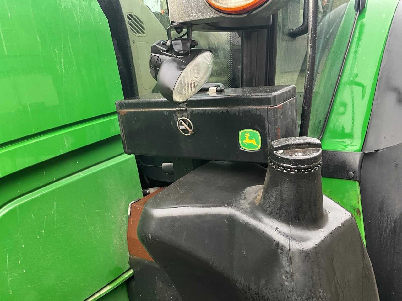 Трактор John Deere 6210r: фото 23