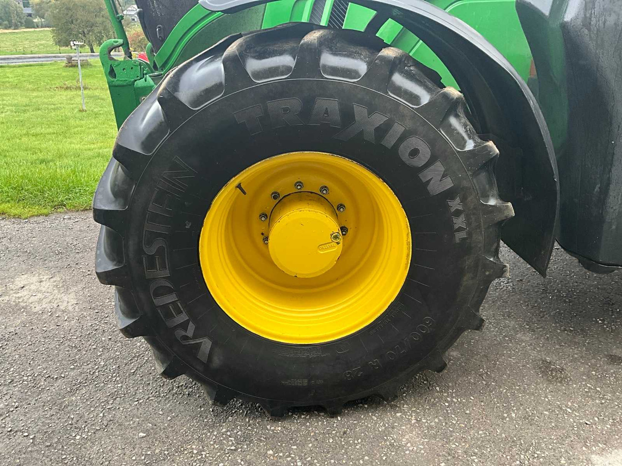 Трактор John Deere 6210r: фото 9