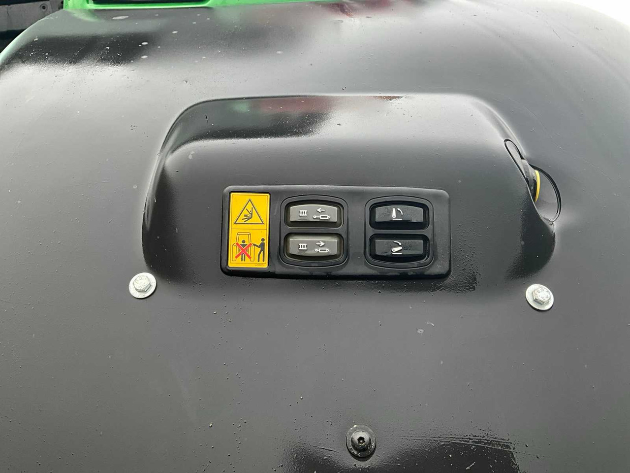 Трактор John Deere 6210r: фото 26