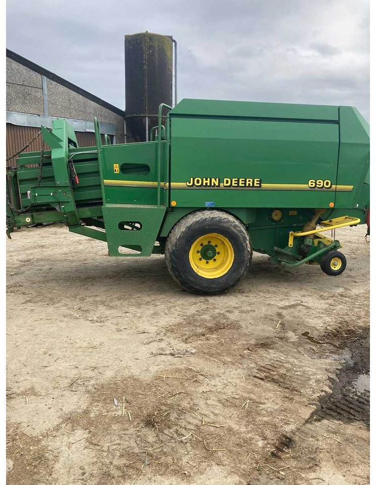 John Deere 690 - Пресс-подборщик тюковый: фото 3 John Deere 690 - Пресс-подборщик тюковый: фото 3