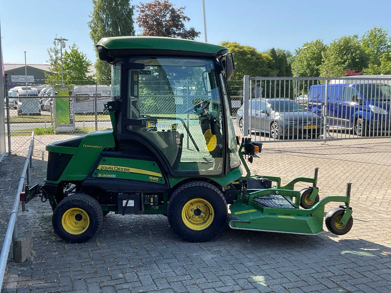 John Deere TerrainCut 1585 - Газонокосилка: фото 3 John Deere TerrainCut 1585 - Газонокосилка: фото 3