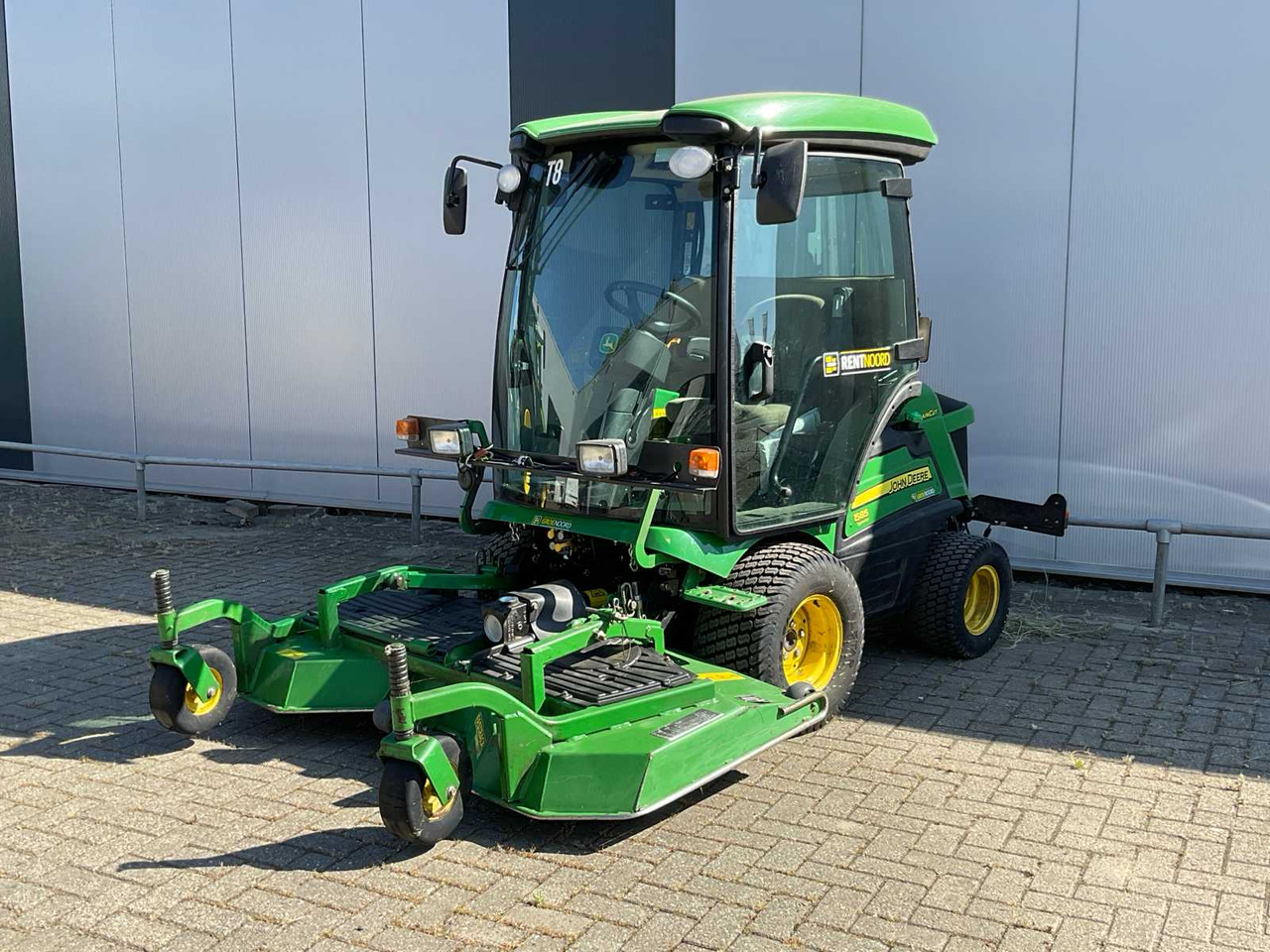 John Deere TerrainCut 1585 - Газонокосилка: фото 1 John Deere TerrainCut 1585 - Газонокосилка: фото 1