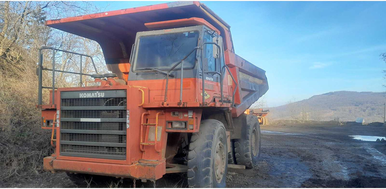 KOMATSU HD405-6 - Внедорожный самосвал: фото 1 KOMATSU HD405-6 - Внедорожный самосвал: фото 1