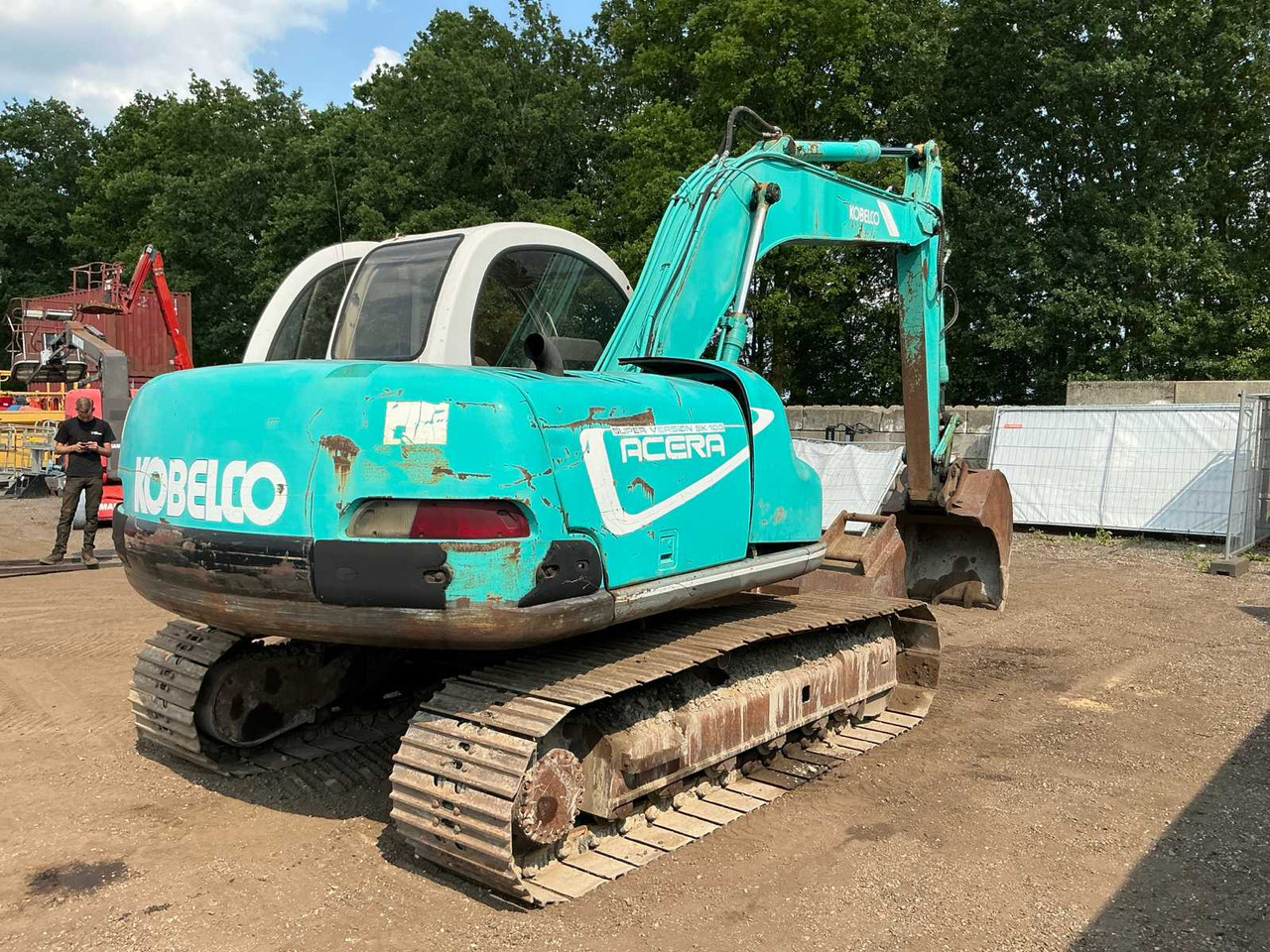 Kobelco SK100 - Гусеничный экскаватор: фото 4 Kobelco SK100 - Гусеничный экскаватор: фото 4