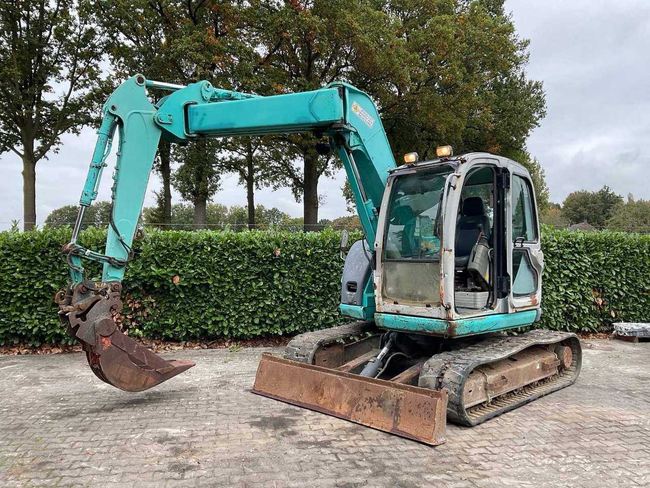 Kobelco SK70SR-1E - Гусеничный экскаватор: фото 3 Kobelco SK70SR-1E - Гусеничный экскаватор: фото 3