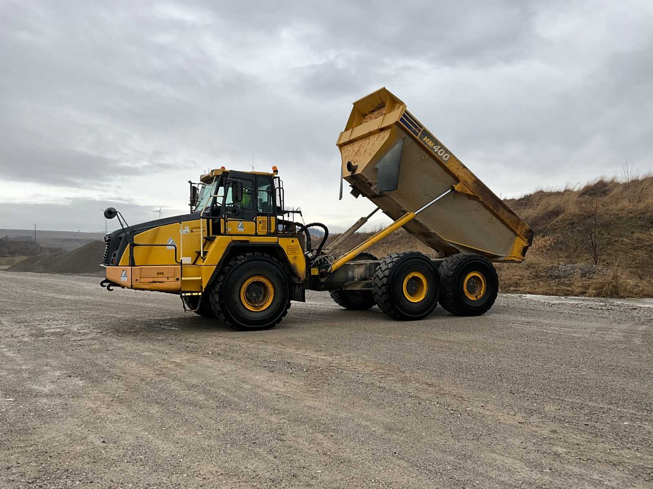 Komatsu HM400-3 - Внедорожный самосвал: фото 2 Komatsu HM400-3 - Внедорожный самосвал: фото 2