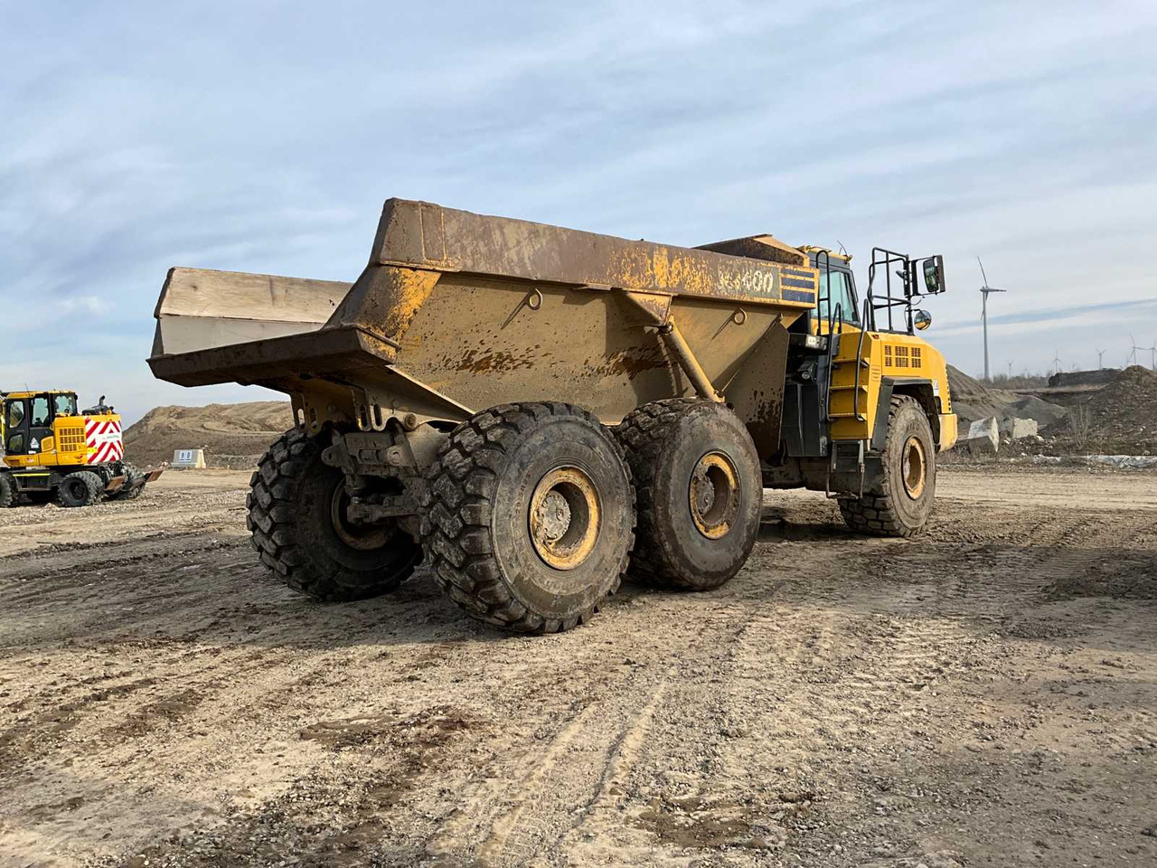 Komatsu HM400-3 - Внедорожный самосвал: фото 5 Komatsu HM400-3 - Внедорожный самосвал: фото 5