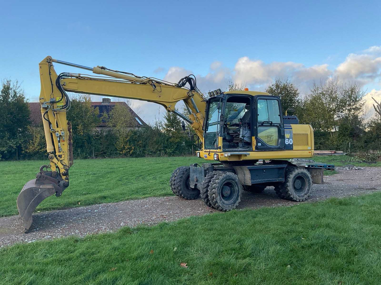 Komatsu PW160-7EO - Колёсный экскаватор: фото 2 Komatsu PW160-7EO - Колёсный экскаватор: фото 2