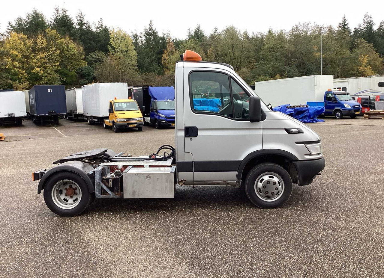 2005 IVECO 40C17 10 TON TRACTOR COMMERCIAL VEHICLE - Коммерческий автомобиль: фото 4 2005 IVECO 40C17 10 TON TRACTOR COMMERCIAL VEHICLE - Коммерческий автомобиль: фото 4