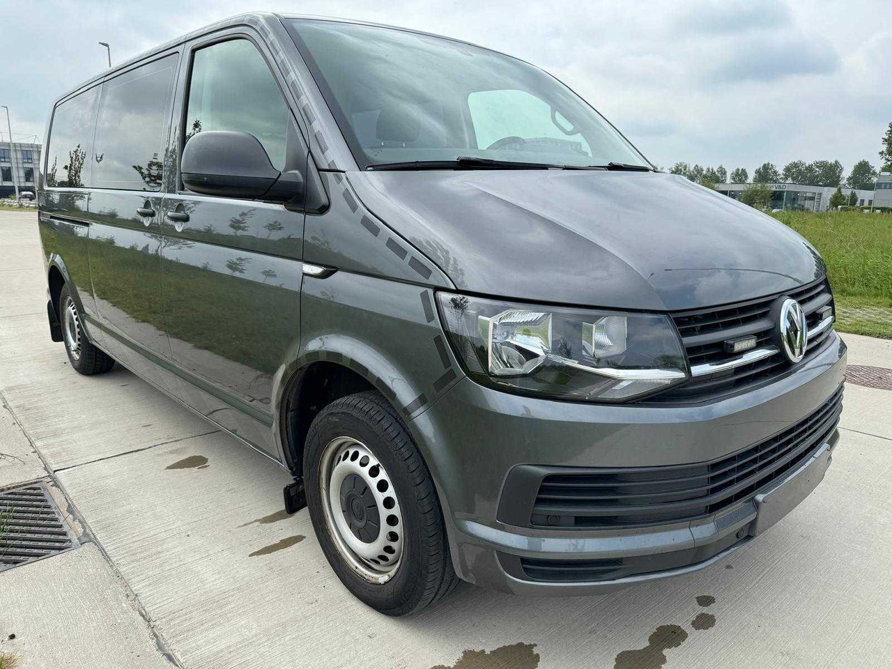 2018 VOLKSWAGEN KOMBI TRANSPORTER - Коммерческий автомобиль: фото 2 2018 VOLKSWAGEN KOMBI TRANSPORTER - Коммерческий автомобиль: фото 2