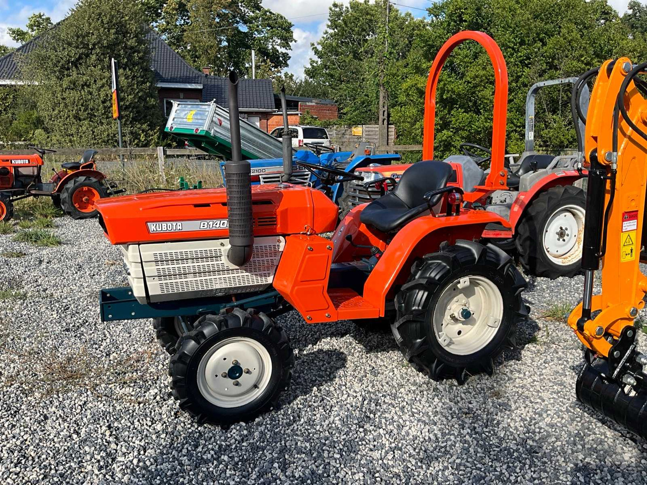 Kubota B1400DT - Трактор: фото 2 Kubota B1400DT - Трактор: фото 2