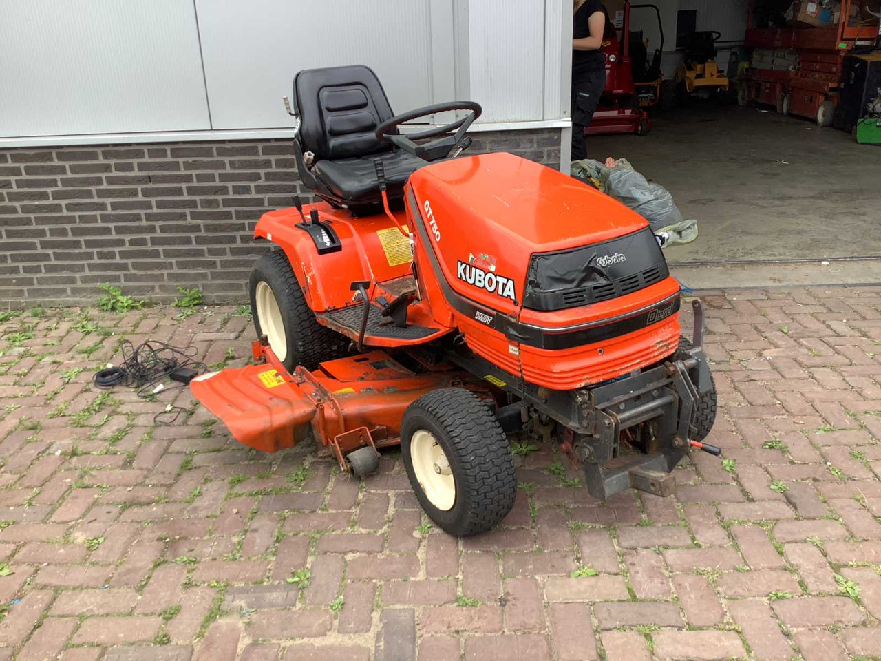 Kubota GT750 - Газонокосилка: фото 2 Kubota GT750 - Газонокосилка: фото 2
