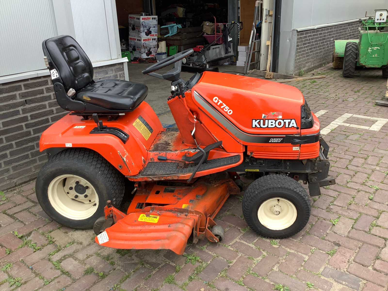 Kubota GT750 - Газонокосилка: фото 4 Kubota GT750 - Газонокосилка: фото 4