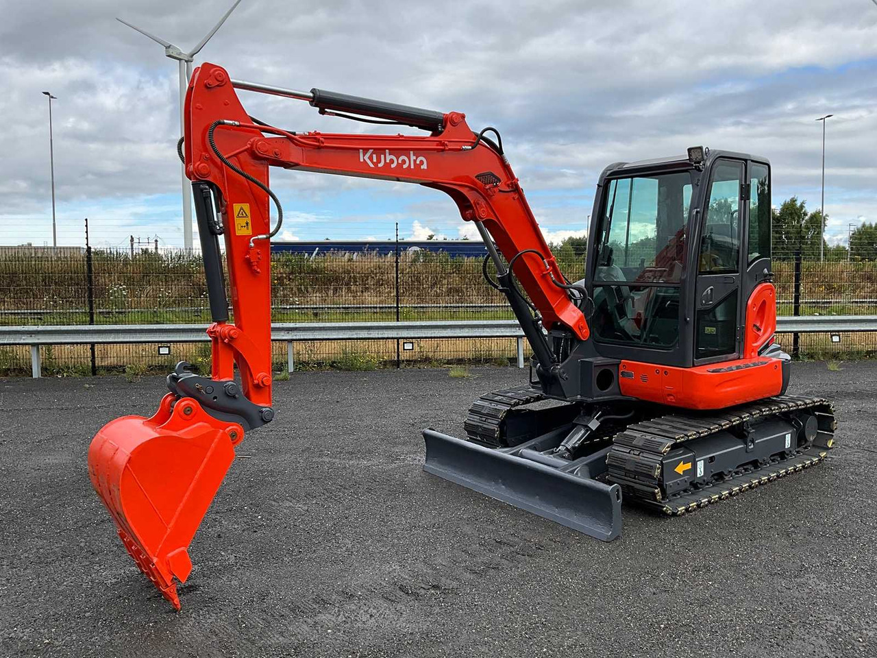 Kubota KX155-5 - Гусеничный экскаватор: фото 1 Kubota KX155-5 - Гусеничный экскаватор: фото 1