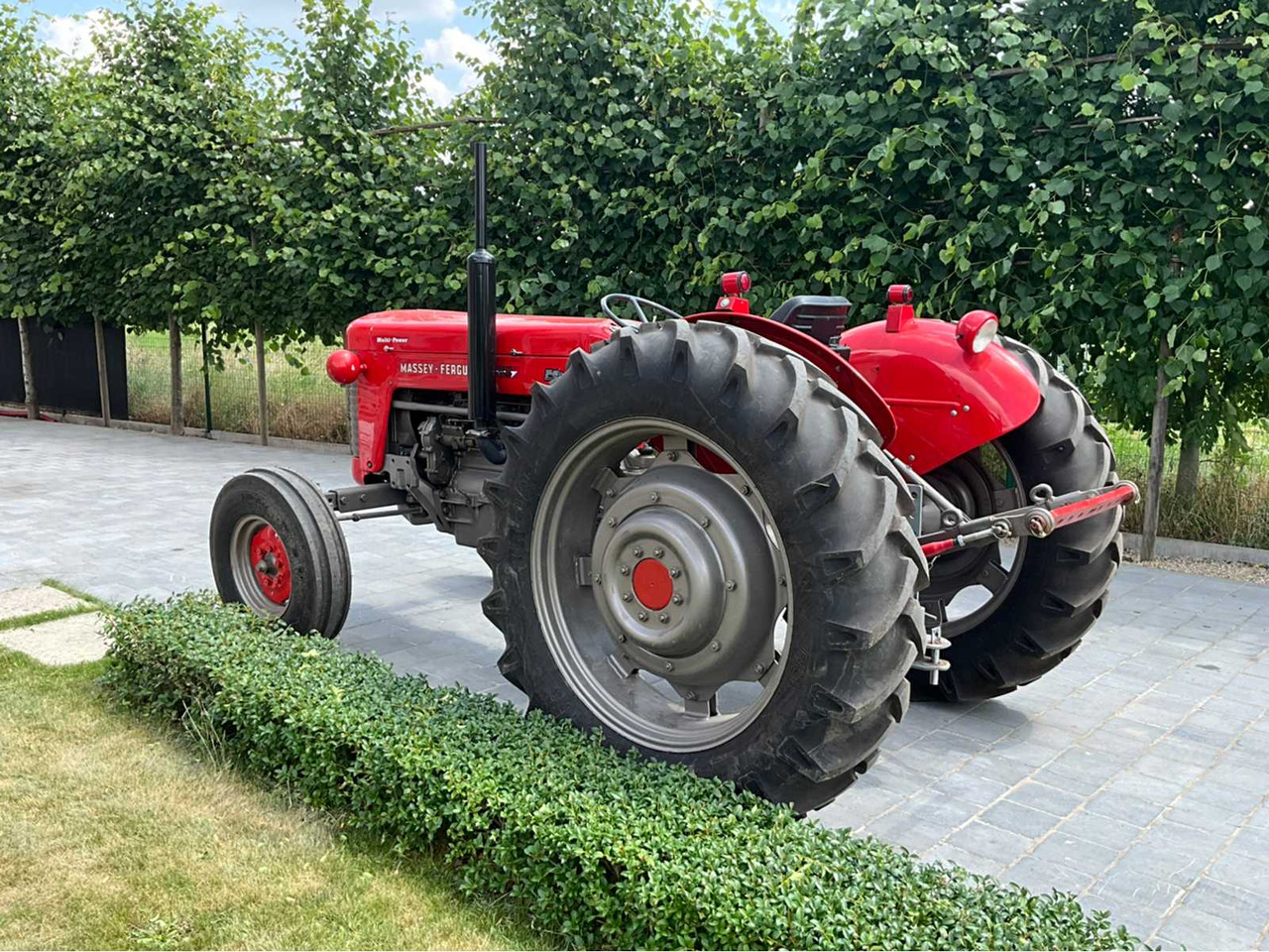 Massey Ferguson - Трактор: фото 3 Massey Ferguson - Трактор: фото 3