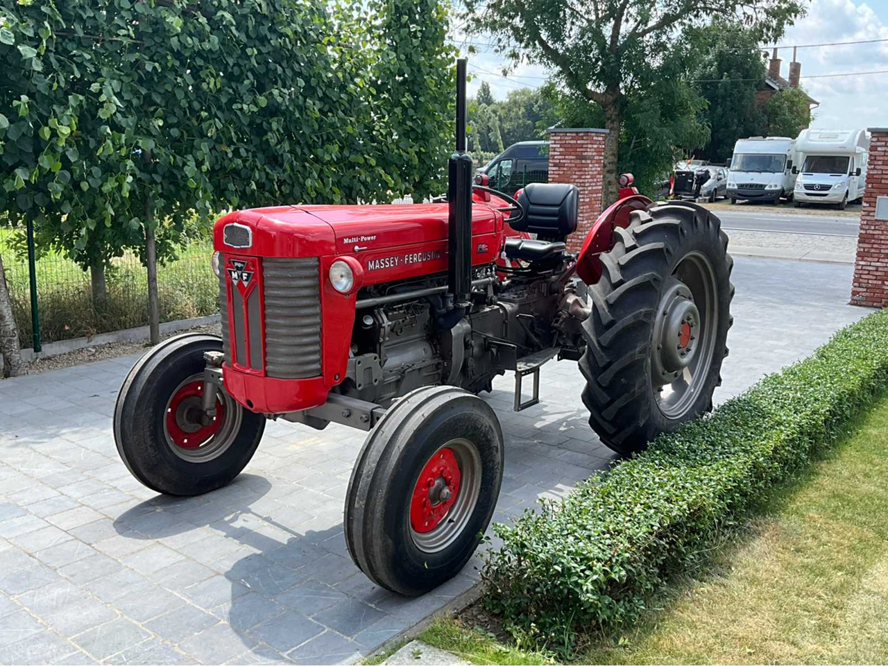 Massey Ferguson - Трактор: фото 1 Massey Ferguson - Трактор: фото 1