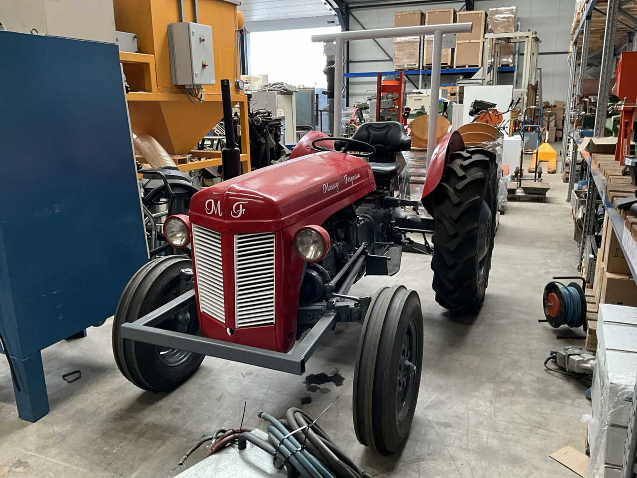 Massey Ferguson - Трактор: фото 1 Massey Ferguson - Трактор: фото 1