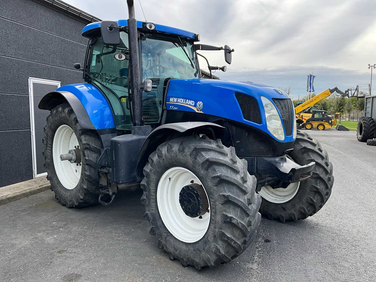 New Holland T7.250 - Трактор: фото 3 New Holland T7.250 - Трактор: фото 3