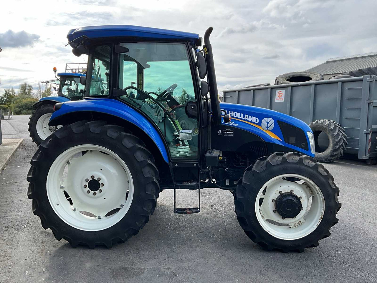 New Holland TD5.85 - Трактор: фото 4 New Holland TD5.85 - Трактор: фото 4