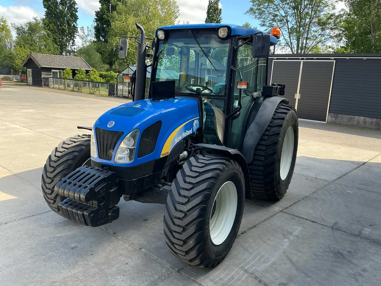 New holland T4030 - Трактор: фото 1 New holland T4030 - Трактор: фото 1