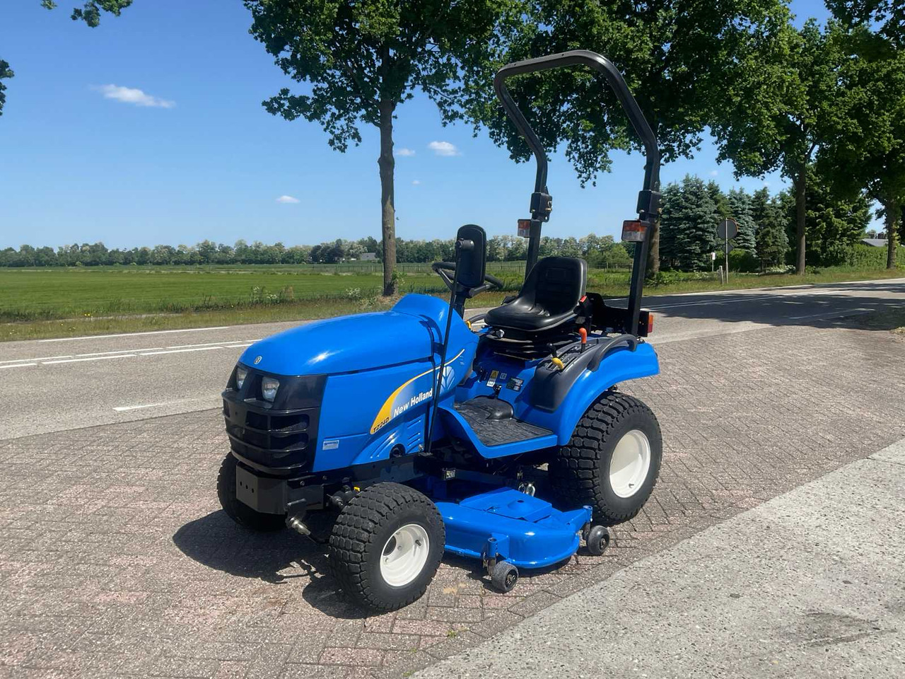 New holland TZ24D - Косилка-измельчитель/ Мульчер: фото 1 New holland TZ24D - Косилка-измельчитель/ Мульчер: фото 1