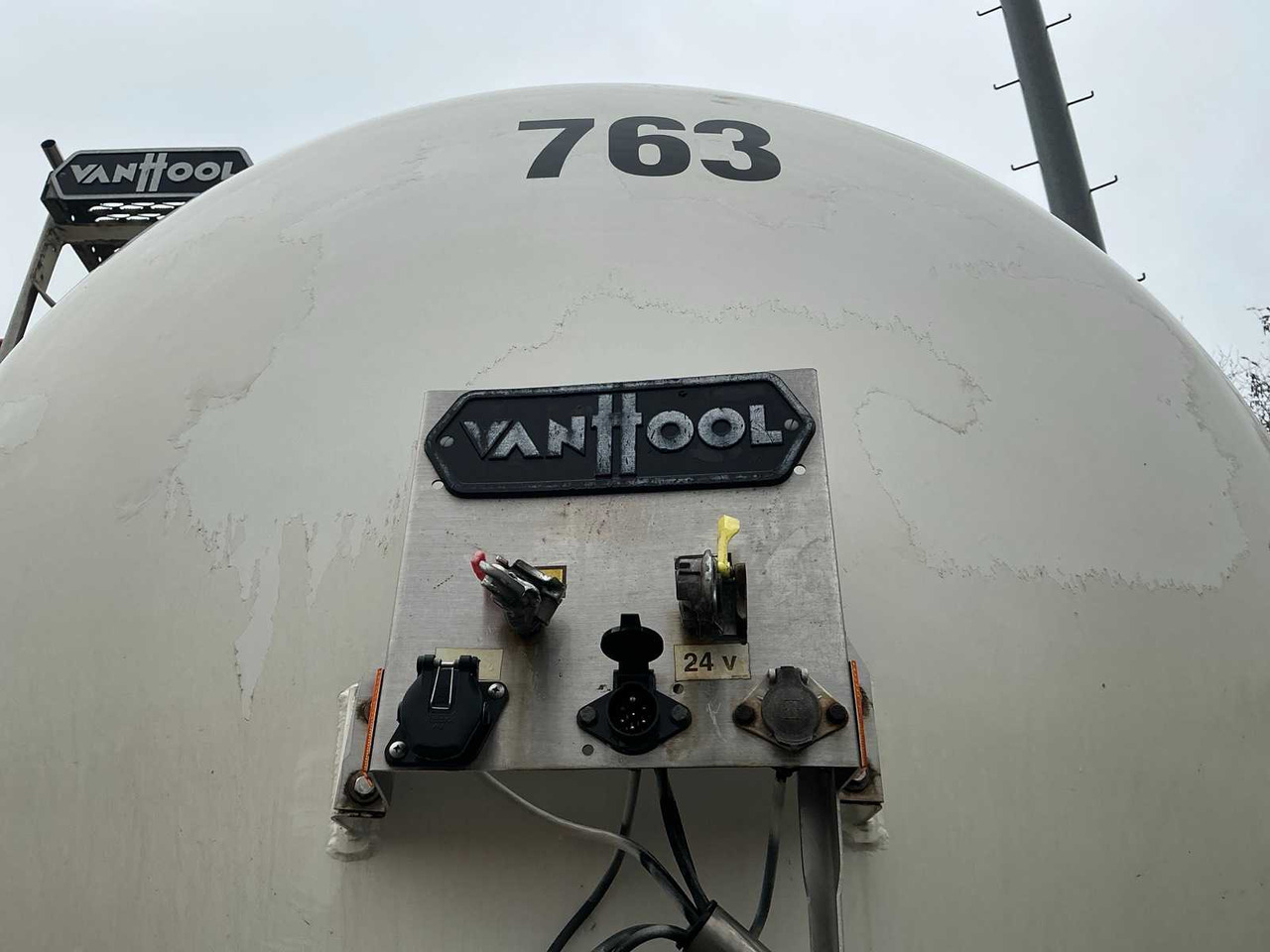 2003 VAN HOOL 3D0011 SILO SEMI-TRAILER (75175-23) - Полуприцеп: фото 2 2003 VAN HOOL 3D0011 SILO SEMI-TRAILER (75175-23) - Полуприцеп: фото 2