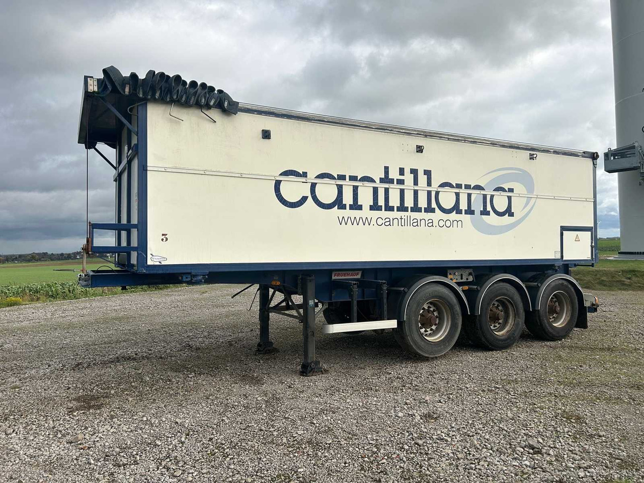 FRUEHAUF 9806 AL IS06 TIPPING SEMI-TRAILER / BELT TRUCK - Полуприцеп: фото 2 FRUEHAUF 9806 AL IS06 TIPPING SEMI-TRAILER / BELT TRUCK - Полуприцеп: фото 2