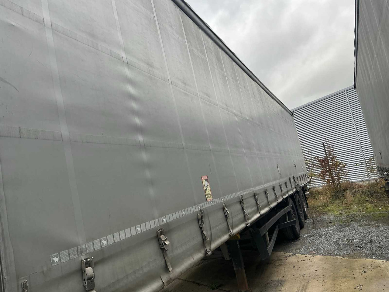 SCHMITZ CARGOBULL S24-1 SEMI-TRAILER - Полуприцеп: фото 3 SCHMITZ CARGOBULL S24-1 SEMI-TRAILER - Полуприцеп: фото 3