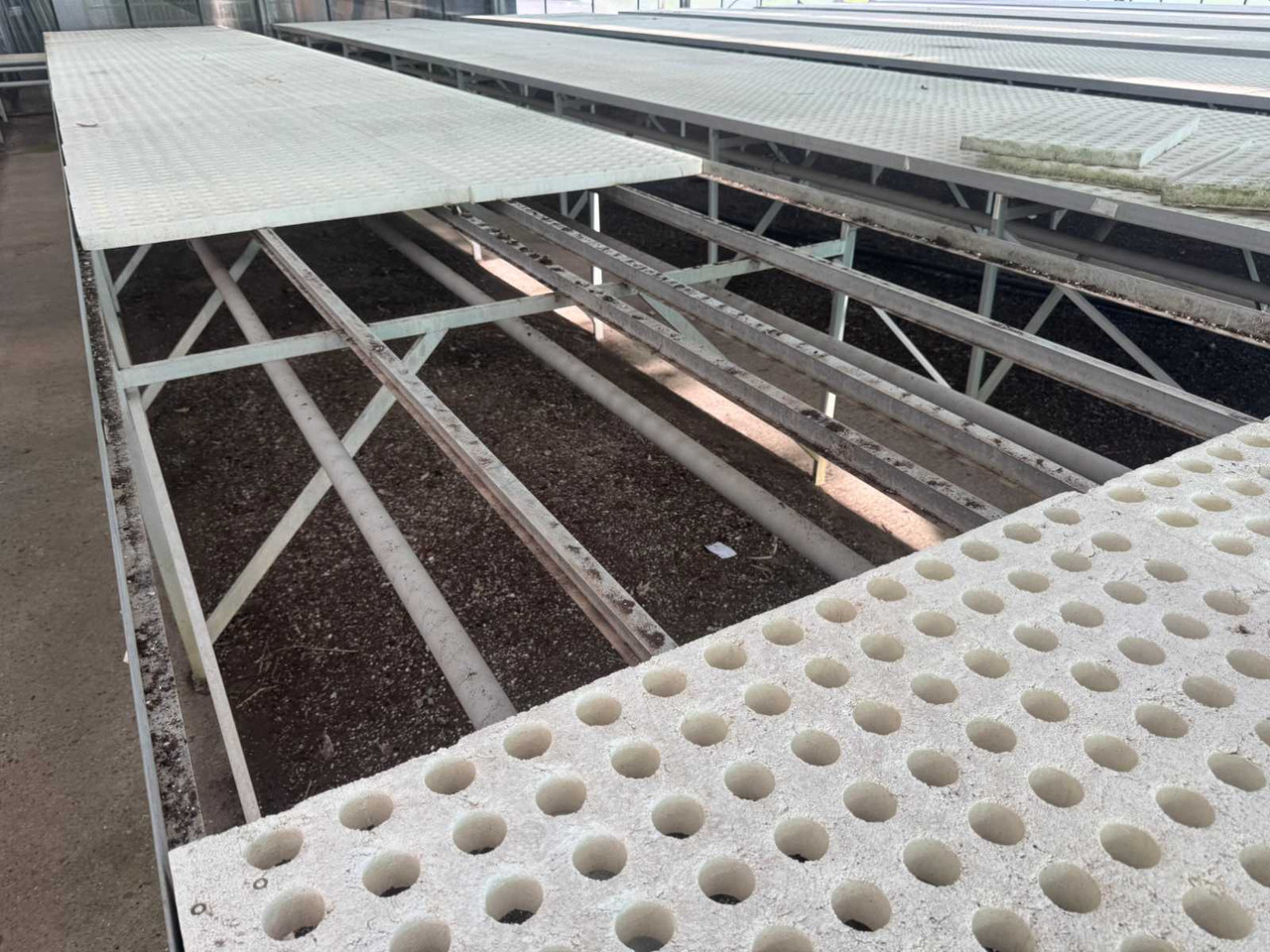 Сельскохозяйственная техника Aluminum cultivation table (1.82x15.00mtr) (25x): фото 6
