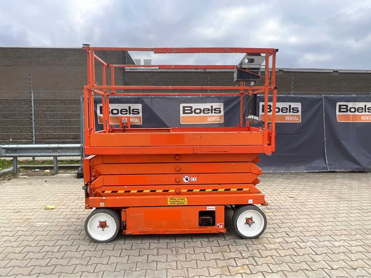 SkyJack SJ III 4626 - Подъёмник: фото 3 SkyJack SJ III 4626 - Подъёмник: фото 3