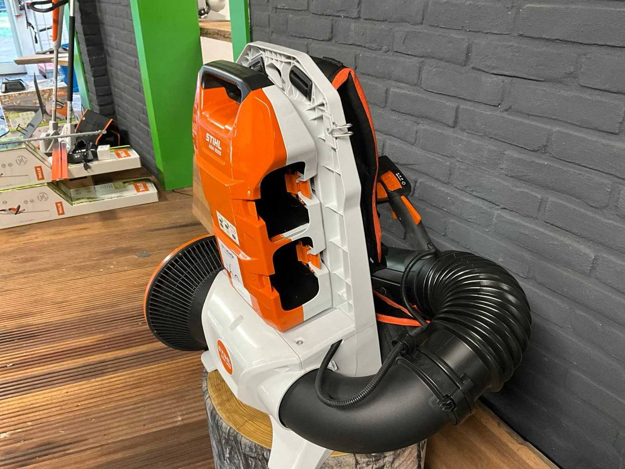 Stihl BGA 300 - Садовое оборудование: фото 3 Stihl BGA 300 - Садовое оборудование: фото 3