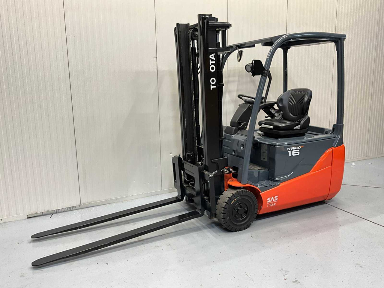 TOYOTA - 8FBE16T - FORKLIFT YEAR OF MANUFACTURE 2019- SPOONS 160CM - 7325 HOURS - SIDE-SHIFT - Вилочный погрузчик: фото 1 TOYOTA - 8FBE16T - FORKLIFT YEAR OF MANUFACTURE 2019- SPOONS 160CM - 7325 HOURS - SIDE-SHIFT - Вилочный погрузчик: фото 1