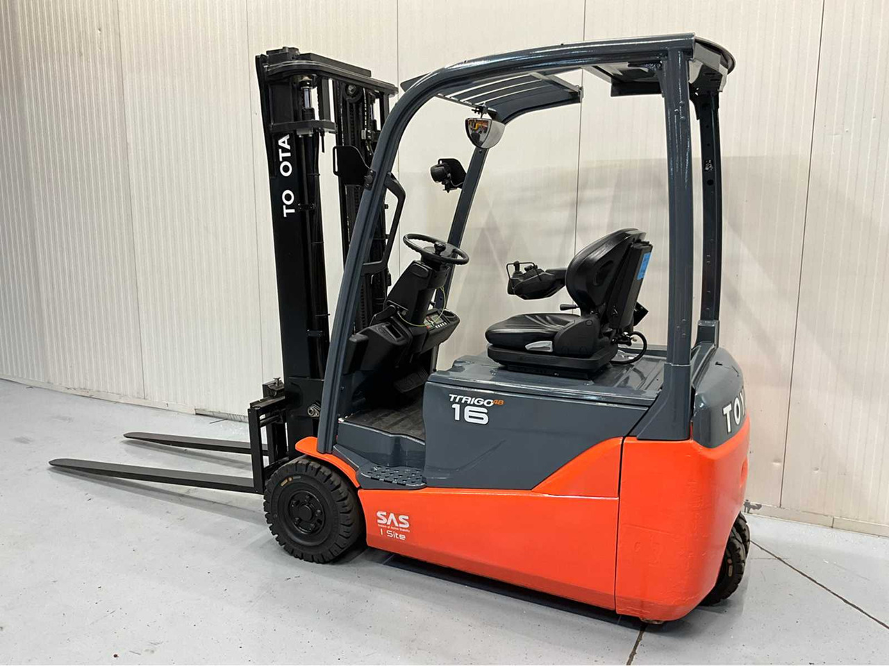 TOYOTA - 8FBE16T - FORKLIFT YEAR OF MANUFACTURE 2019- SPOONS 160CM - 7325 HOURS - SIDE-SHIFT - Вилочный погрузчик: фото 3 TOYOTA - 8FBE16T - FORKLIFT YEAR OF MANUFACTURE 2019- SPOONS 160CM - 7325 HOURS - SIDE-SHIFT - Вилочный погрузчик: фото 3